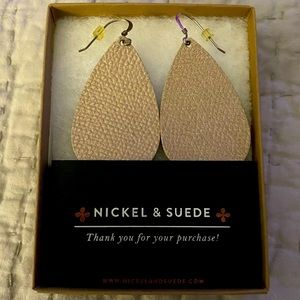 🧡SALE🧡Nickel & Suede teardrop lip gloss earrings